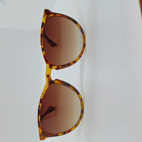 SUNGAIT Vintage Round Sunglasses for Women Men Classic Retro Designer Style - Picture 1 of 10